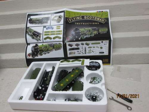 HANYE METAL MODELS - METAL BUILDING BLOCK TOYS - FLYING SCOTSMAN