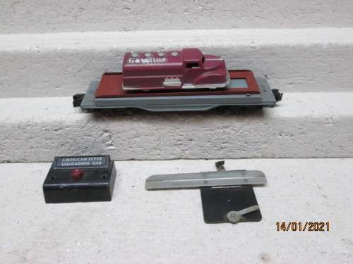 S SCALE : AMERICAN FLYER : AUTOMOBILE UNLOADING CAR