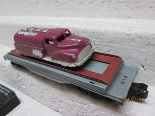 S SCALE : AMERICAN FLYER : AUTOMOBILE UNLOADING CAR