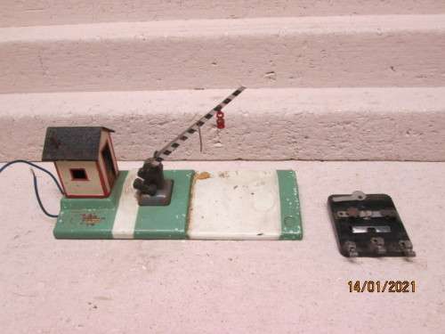 S SCALE : AMERICAN FLYER : CROSSING GATE