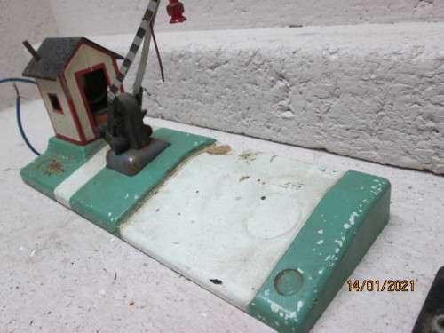 S SCALE : AMERICAN FLYER : CROSSING GATE