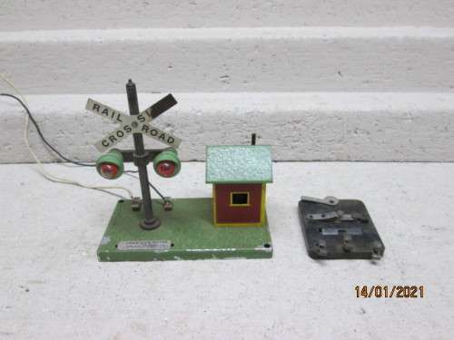 S SCALE : AMERICAN FLYER : HIGHWAY FLASHER RAIL CROSSING