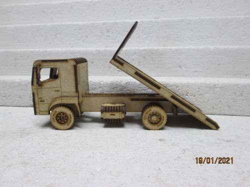 1:32 SCALE : HINO ROLL BACK BREAKDOWN TRUCK