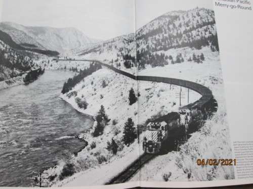 HARD COVER BOOK : MODEL RAILWAYS INTERNATIONAL REVIEW