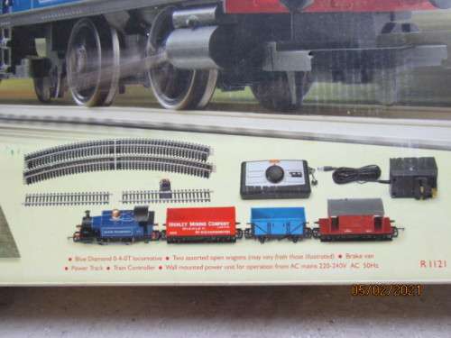 OO SCALE : HORNBY : DEVON FLYER TRAIN SET - BOXED
