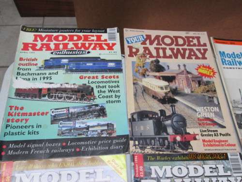 MODEL RAILWAYS : MAGAZINES X11