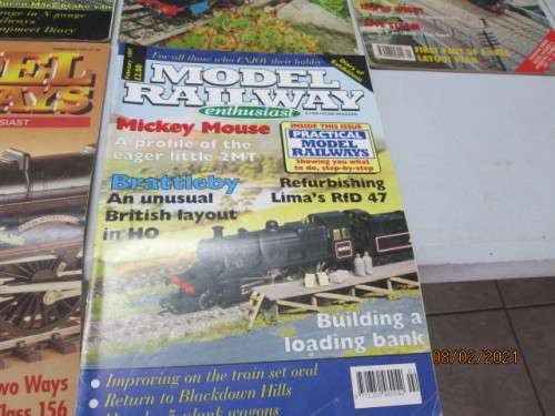 MODEL RAILWAYS : MAGAZINES X11
