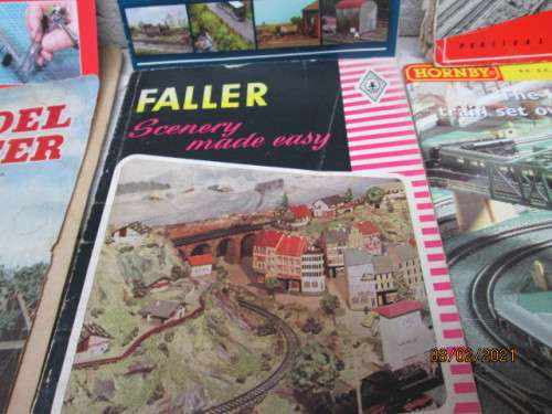 VARIOUS MODEL TRAIN MAGAZINES - X9