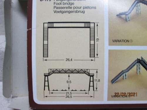 HO SCALE : FALLER : PEDESTRIAN RAIL CROSSING BRIDGE KIT - BOXED