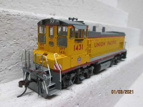 HO SCALE : GENESIS DCC : UNION PACIFIC MP15-AC DIESEL LOCOMOTIVE - BOXED