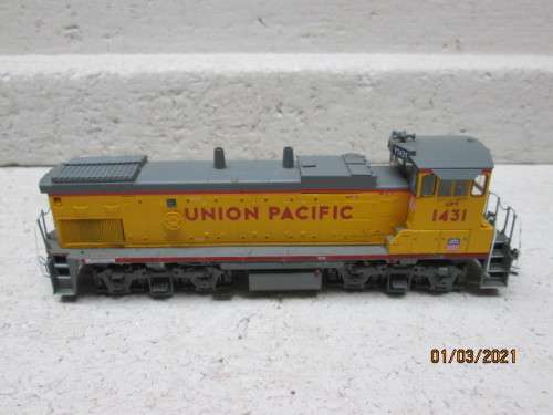 HO SCALE : GENESIS DCC : UNION PACIFIC MP15-AC DIESEL LOCOMOTIVE - BOXED
