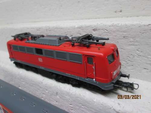 HO SCALE : ROCO : DB ELECTRIC LOCOMOTIVE - DCC - + X2 PASSENGER COACHES - BOXED