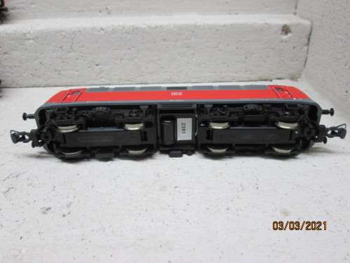 HO SCALE : ROCO : DB ELECTRIC LOCOMOTIVE - DCC - + X2 PASSENGER COACHES - BOXED