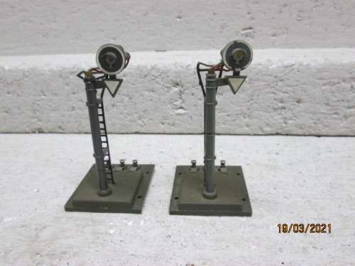 HO/OO SCALE : LIMA :  RAIL ROBOTS - X2