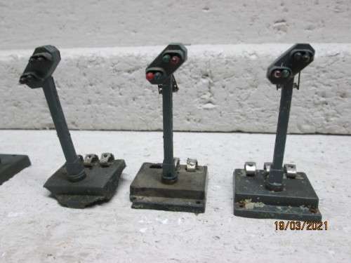 HO/OO SCALE : LIMA :  RAIL ROBOTS - X3 + SIGNAL