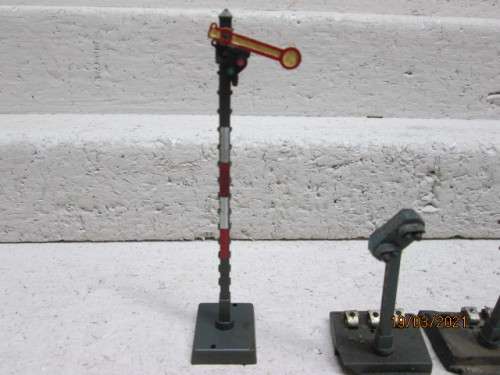HO/OO SCALE : LIMA :  RAIL ROBOTS - X3 + SIGNAL