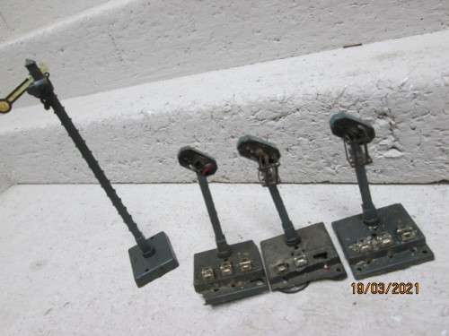 HO/OO SCALE : LIMA :  RAIL ROBOTS - X3 + SIGNAL