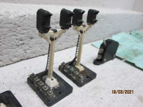 OO SCALE : HORNBY DUBLO : X4 RAIL ROBOTS + SWITCH
