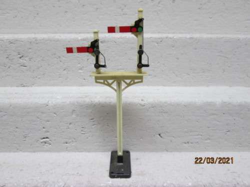 OO SCALE : TRIANG : DOUBLE LEVER RAIL SIGNAL