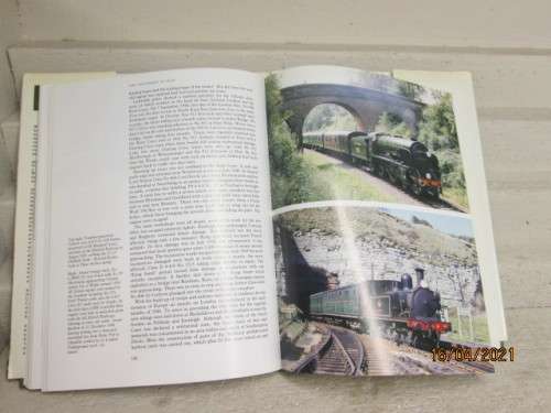 REDUCED TO CLEAR : HARD COVER BOOK : SR150 - THE SOUTHERN RAILWAY