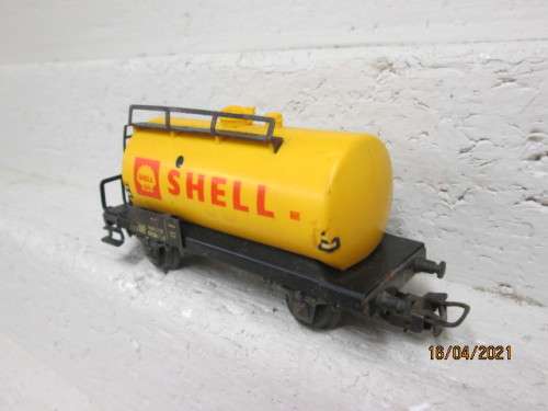 HO SCALE : MARKLIN : SHELL TANKER WAGON