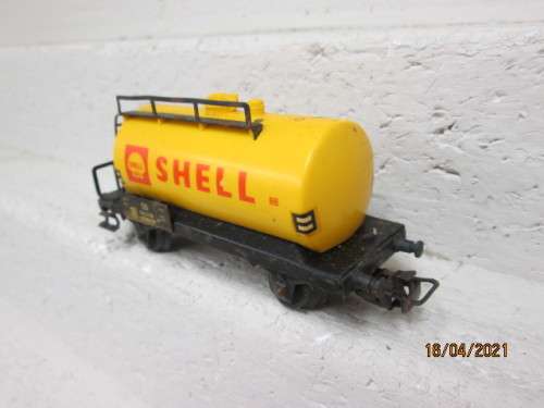 HO SCALE : MARKLIN : SHELL TANKER WAGON