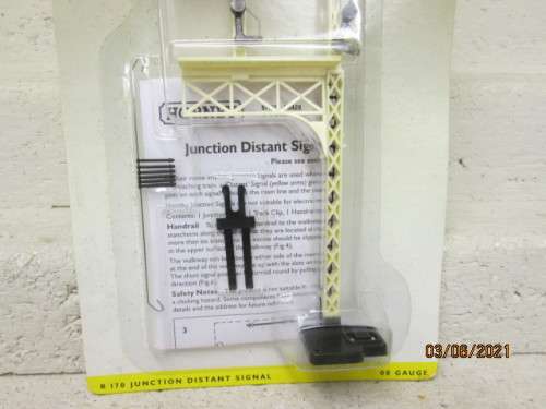 OO SCALE : HORNBY : JUNCTION DISTANCE SIGNAL - BOXED