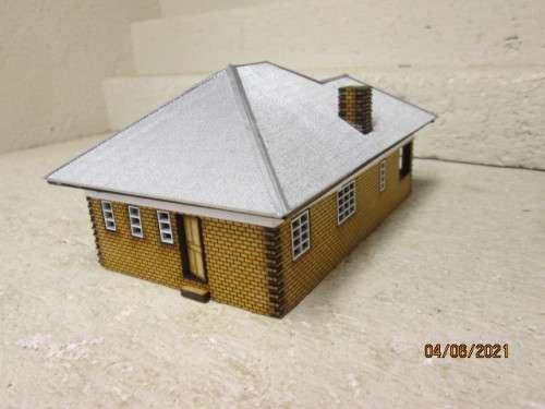 HO SCALE : SAR HOUSE (STYLE No 1 RAILWAY HOUSE - SINGLE CHIMNEY)