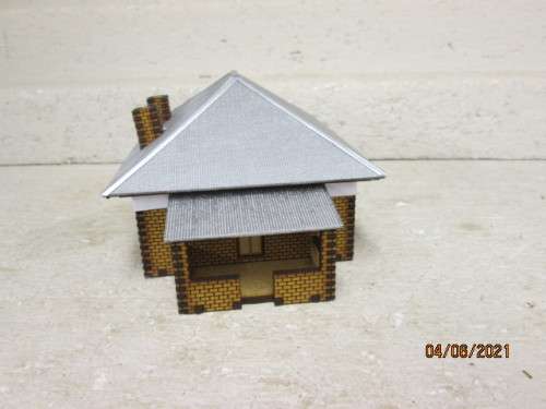 HO SCALE : SAR HOUSE (STYLE No 2 RAILWAY HOUSE - DOUBLE CHIMNEY)