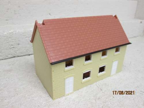 OO SCALE : RAILWAY BUILDING