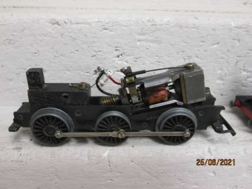 OO SCALE : TRIANG : 0-6-0 STEAM LOCOMOTIVE