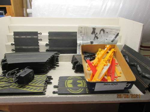 SCALEXTRIC/HORNBY HOBBIES : X27 PIECES OF TRACK + BITS & PIECES