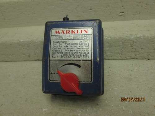 HO SCALE : MARKLIN : CONTROLLER / TRANSFORMER