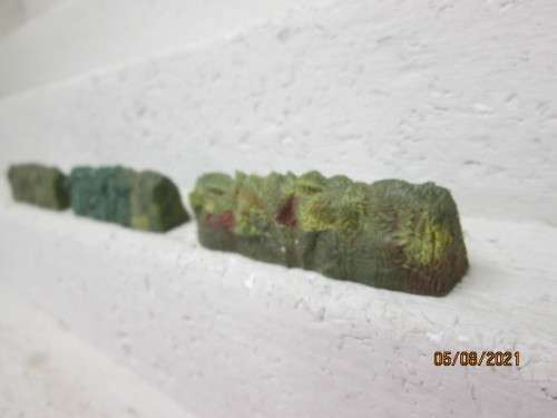 HO / OO SCALE : JandL.R.LTD PLASTIC HEDGING - X3