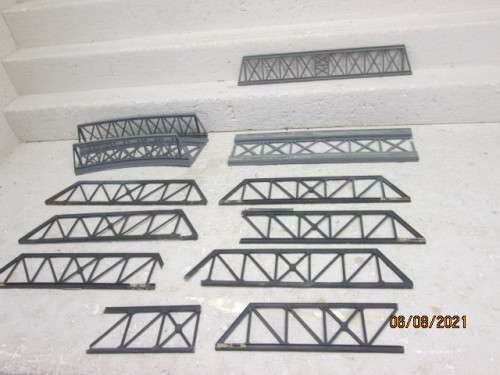 HO SCALE : BRIDGE BITS AND PIECES