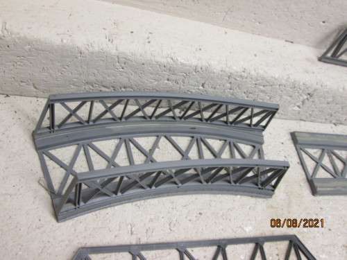 HO SCALE : BRIDGE BITS AND PIECES