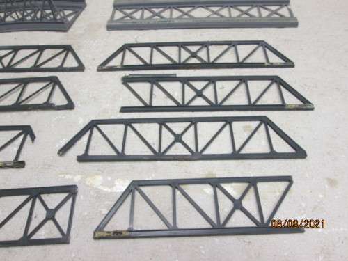 HO SCALE : BRIDGE BITS AND PIECES