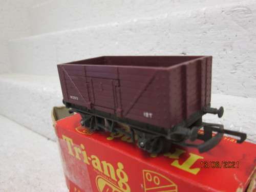 OO SCALE: TRIANG : MAROON 12 TON OPEN GOODS - BOXED