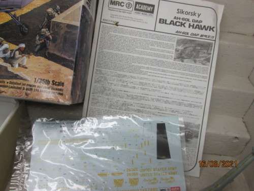 1:35 SCALE : ACADEMY HOBBY MODEL KITS : AH - 60L DAP BLACK HAWK - KIT - BOXED