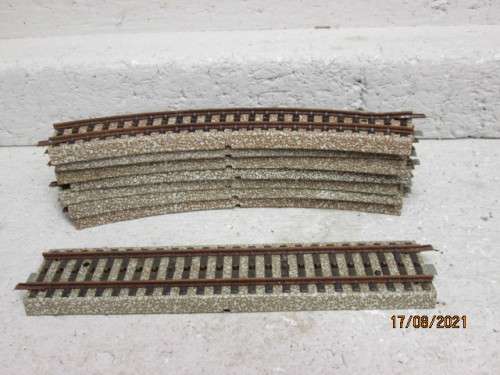 HO SCALE : MARKLIN : M-TRACK - X8 PIECES
