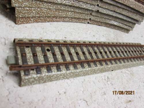 HO SCALE : MARKLIN : M-TRACK - X8 PIECES