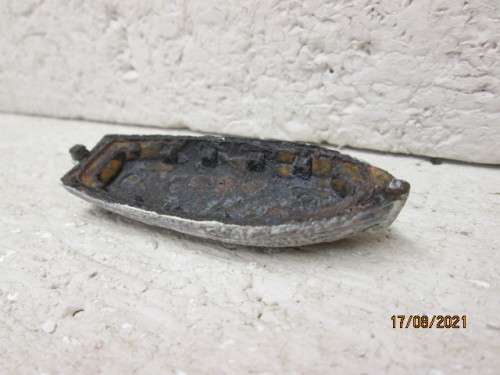 HO / OO SCALE : METAL ROWING BOAT