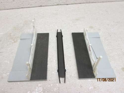 HO / OO SCALE : RAILWAY CROSSING