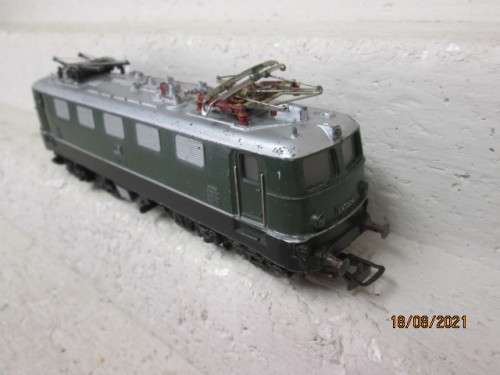 HO SCALE : MARKLIN : DB ELECTRIC LOCOMOTIVE