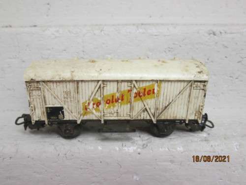 HO SCALE : MARLKIN : WHITE BOX CAR