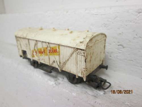 HO SCALE : MARLKIN : WHITE BOX CAR