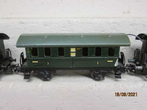 HO SCALE : MARKLIN : 3RD CLASS - X3 COACHES