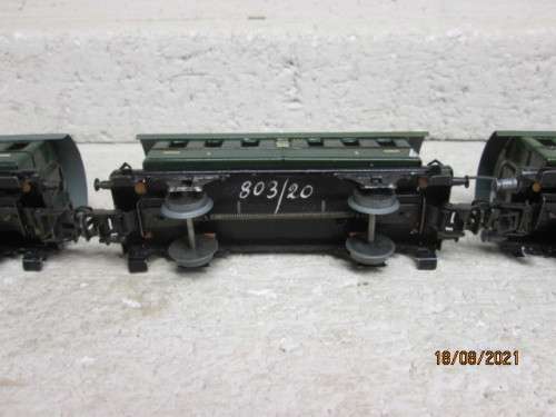HO SCALE : MARKLIN : 3RD CLASS - X3 COACHES