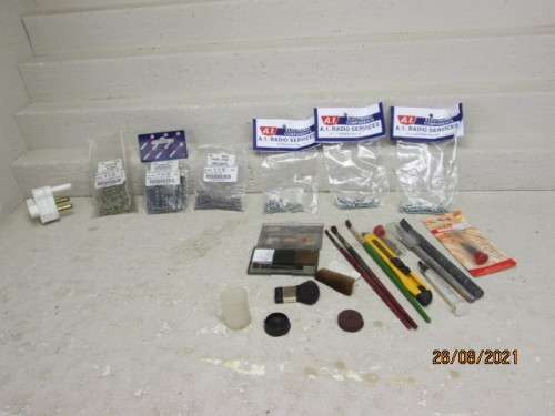 HO SCALE : VARIOUS SPARES, TOOL AND BITS AND PIECES FOR LAYOUT