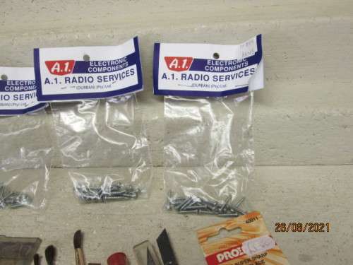 HO SCALE : VARIOUS SPARES, TOOL AND BITS AND PIECES FOR LAYOUT